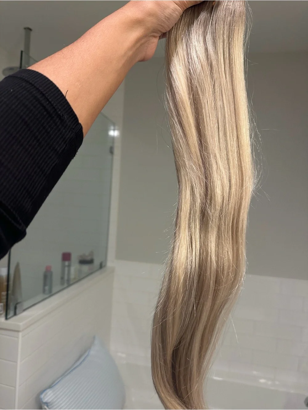 BELLAMI 24 Inch Silk Seam Clip-In Hair Extensions - Pearl Blonde